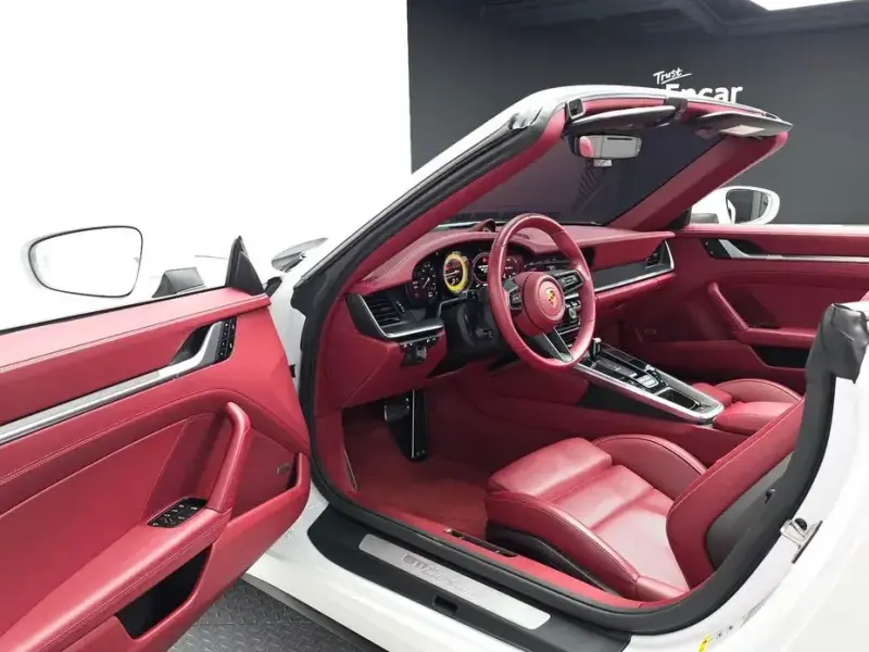 2023 Porsche 911 с пробегом 16 804 км