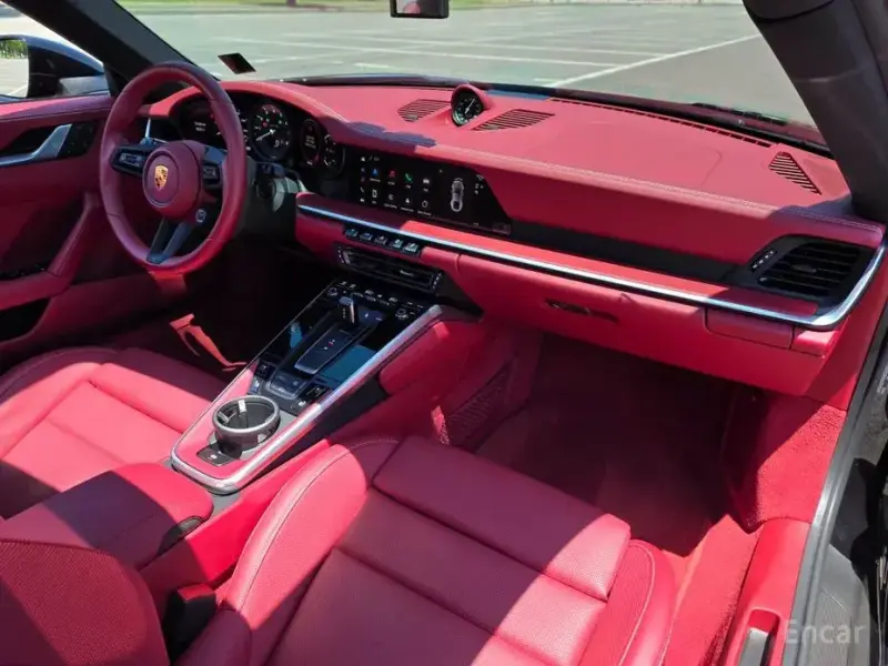 2022 Porsche 911 с пробегом 6 300 км
