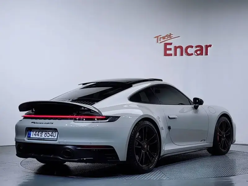 2022 Porsche 911 с пробегом 28 691 км