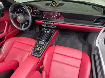 2022 Porsche 911 с пробегом 10 470 км