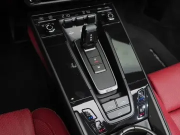2022 Porsche 911 с пробегом 10 470 км