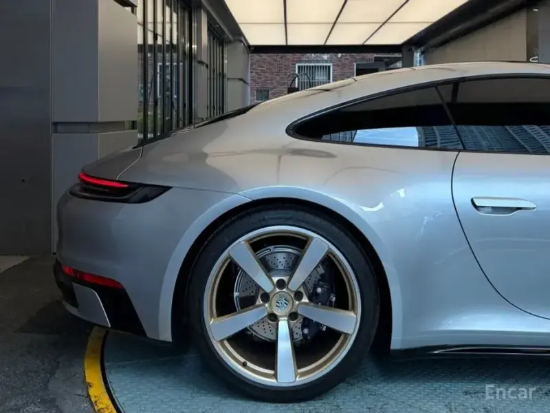 2024 Porsche 911 с пробегом 5 500 км