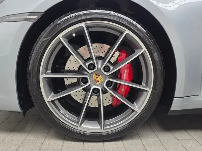 2020 Porsche 911 с пробегом 27 841 км