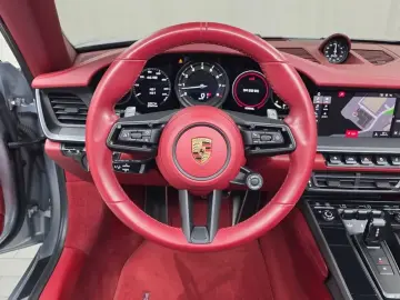 2020 Porsche 911 с пробегом 27 841 км