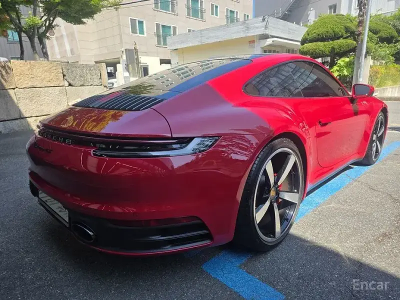 2020 Porsche 911 с пробегом 28 000 км