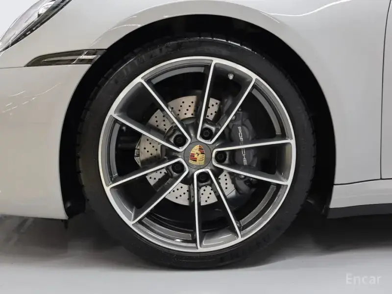 2023 Porsche 911 с пробегом 16 470 км