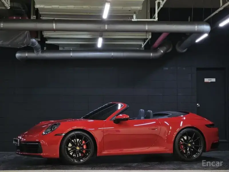 2021 Porsche 911 с пробегом 15 200 км