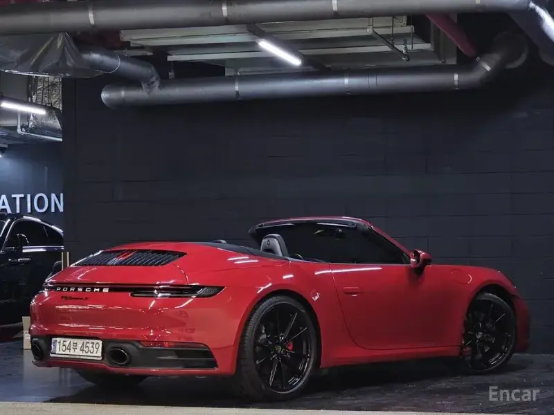 2021 Porsche 911 с пробегом 15 200 км