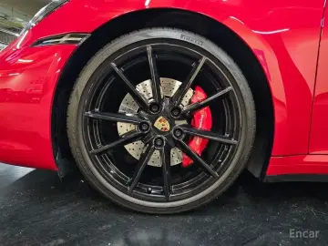2021 Porsche 911 с пробегом 15 200 км