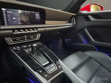 2021 Porsche 911 с пробегом 15 200 км