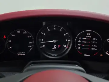 2020 Porsche 911 с пробегом 25 750 км