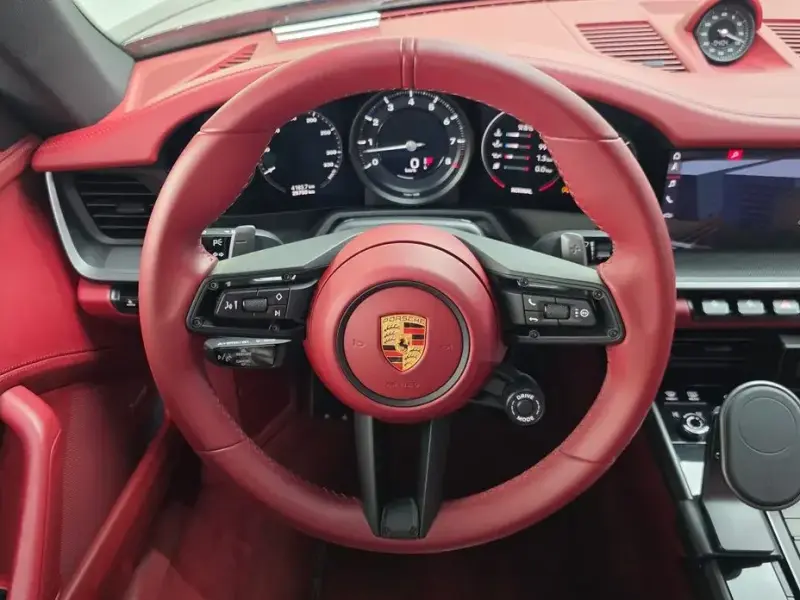 2020 Porsche 911 с пробегом 25 750 км