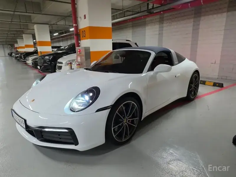 2023 Porsche 911 с пробегом 16 789 км