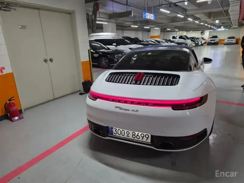 2023 Porsche 911 с пробегом 16 789 км