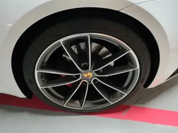 2023 Porsche 911 с пробегом 16 789 км