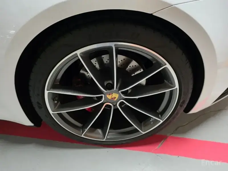 2023 Porsche 911 с пробегом 16 789 км