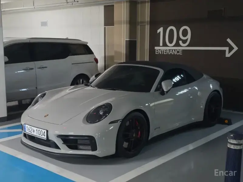 2023 Porsche 911 с пробегом 5 300 км