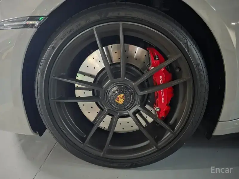 2023 Porsche 911 с пробегом 5 300 км