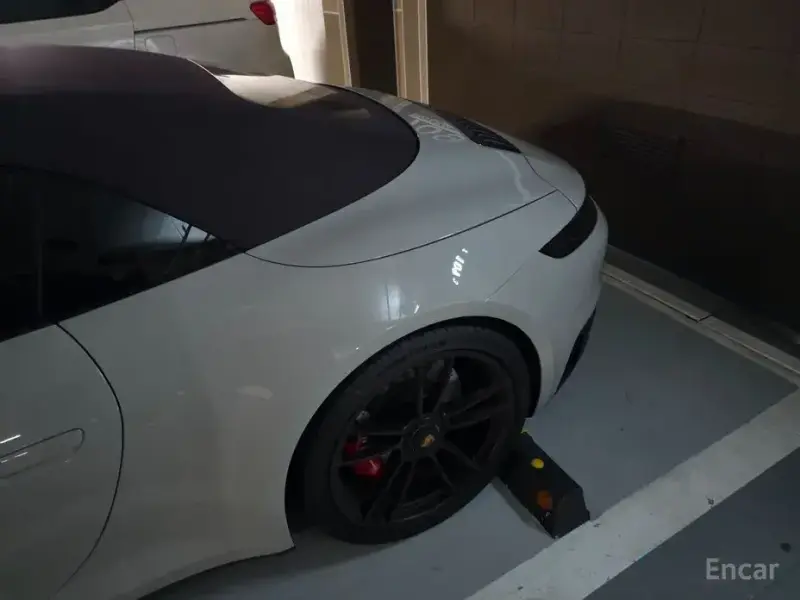 2023 Porsche 911 с пробегом 5 300 км