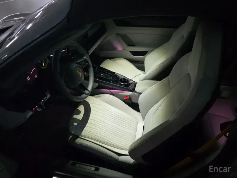 2023 Porsche 911 с пробегом 5 300 км