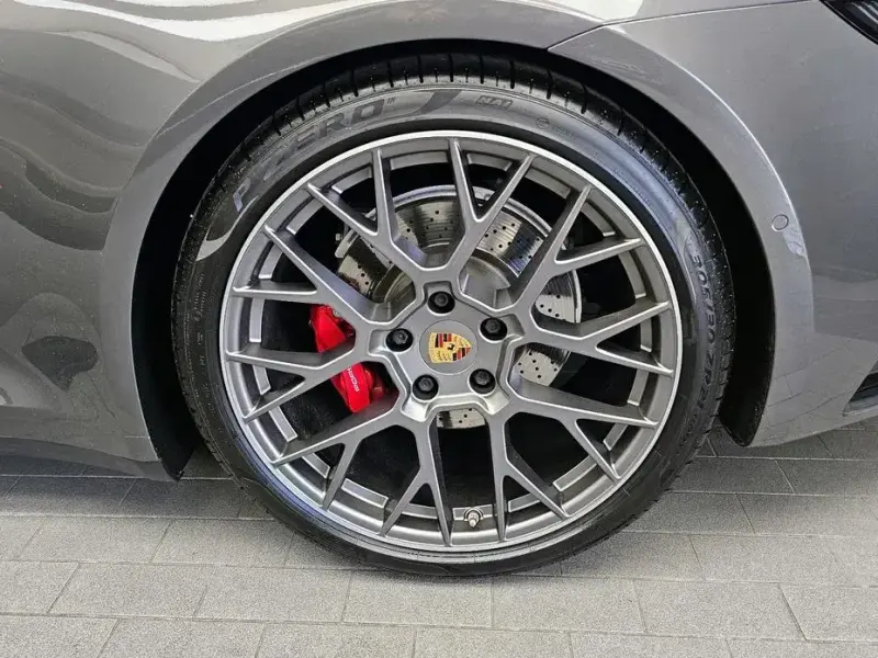 2022 Porsche 911 с пробегом 30 424 км