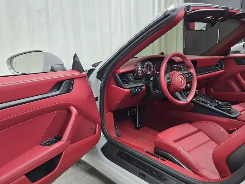 2025 Porsche 911 с пробегом 1 299 км