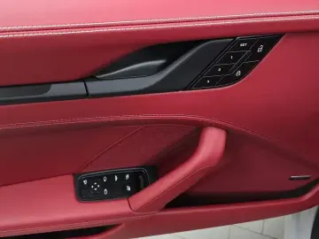2025 Porsche 911 с пробегом 1 299 км
