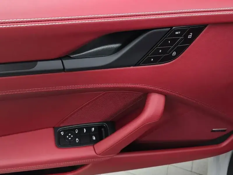 2025 Porsche 911 с пробегом 1 299 км