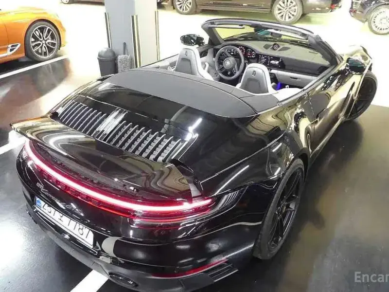 2023 Porsche 911 с пробегом 6 600 км