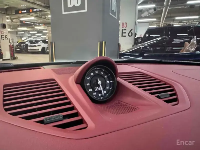 2024 Porsche 911 с пробегом 5 200 км