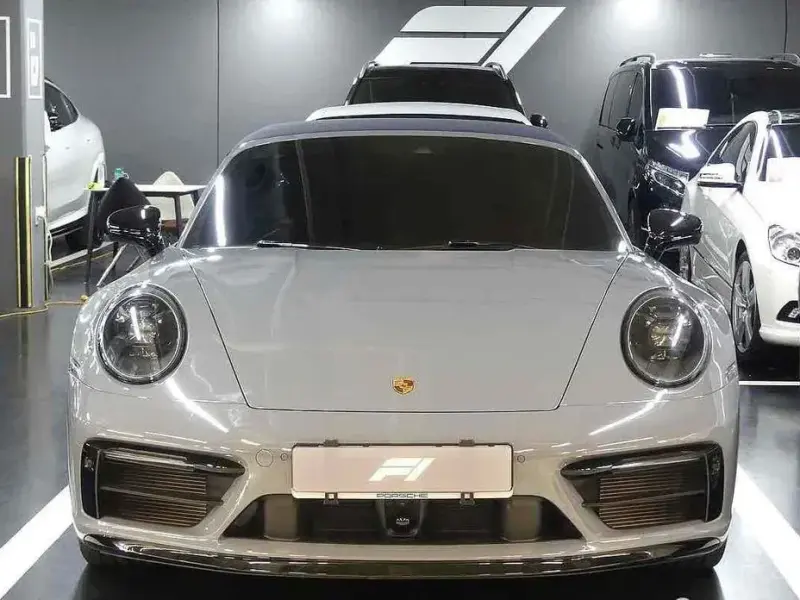 2023 Porsche 911 с пробегом 12 000 км