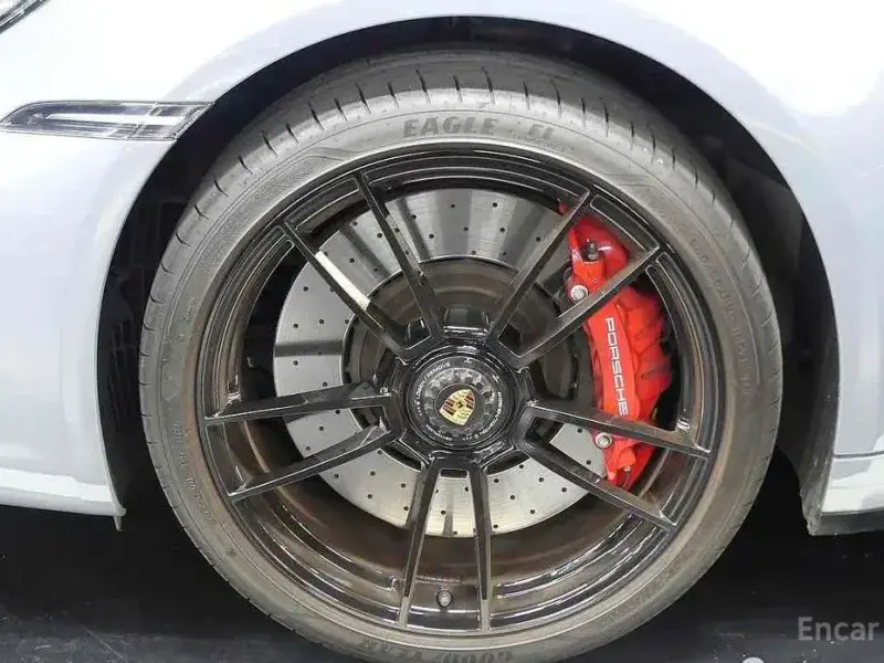 2023 Porsche 911 с пробегом 12 000 км