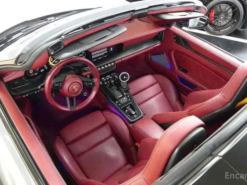 2023 Porsche 911 с пробегом 12 000 км