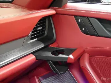 2023 Porsche 911 с пробегом 12 000 км