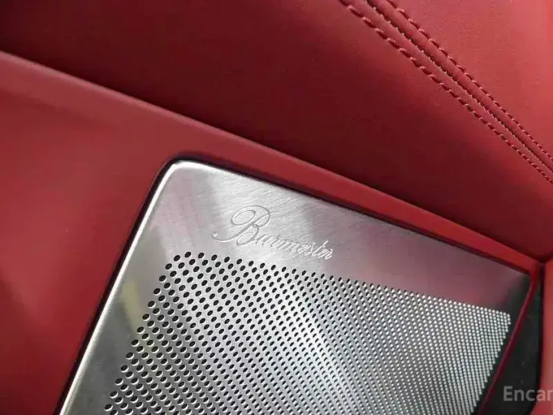 2023 Porsche 911 с пробегом 12 000 км