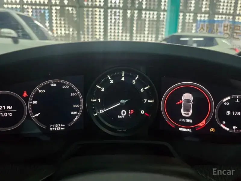 2021 Porsche 911 с пробегом 37 000 км