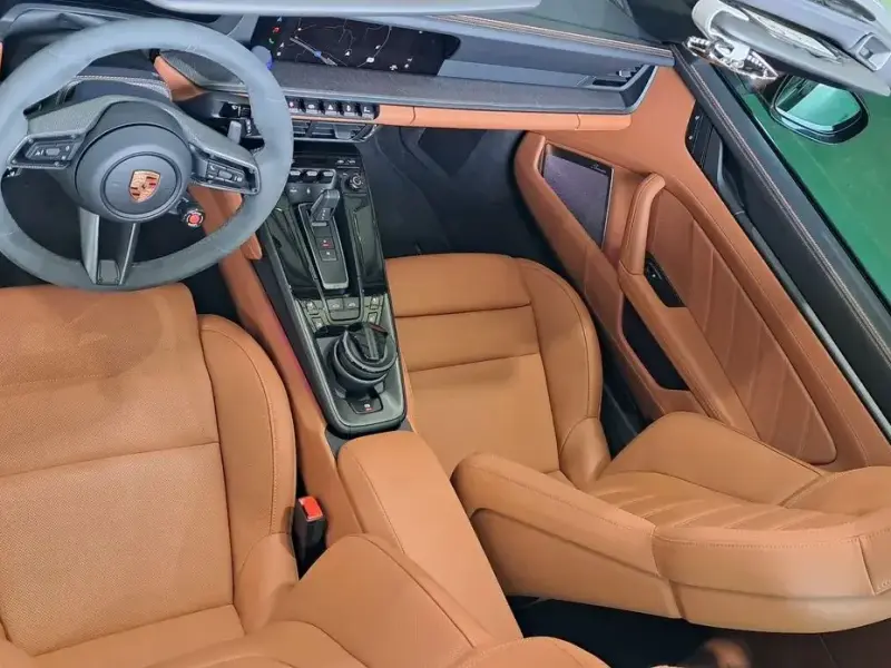 2026 Porsche 911 с пробегом 1 900 км