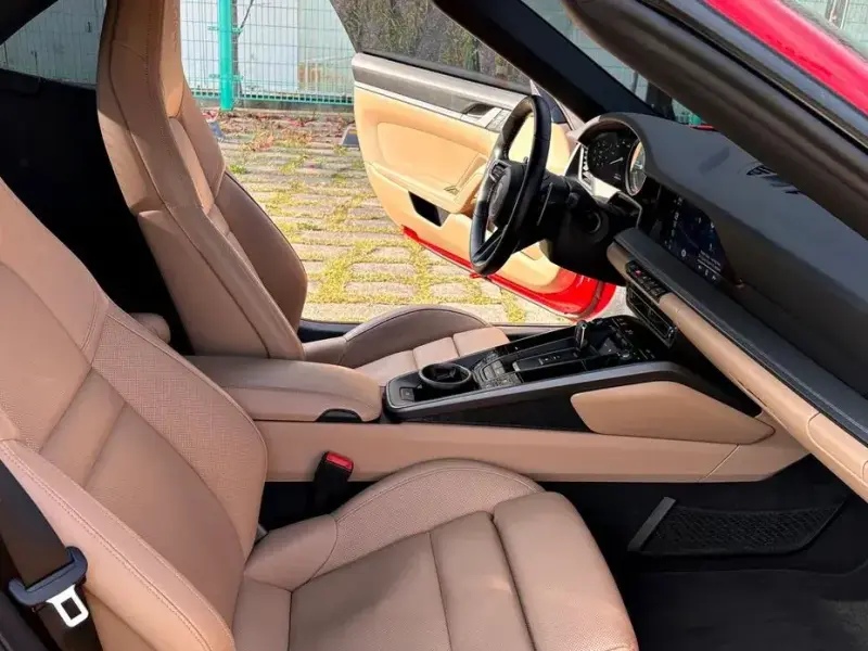 2022 Porsche 911 с пробегом 40 300 км