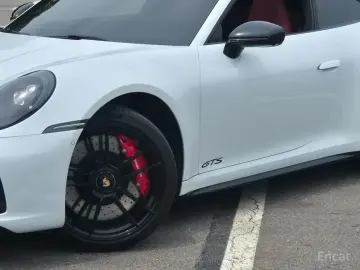 2022 Porsche 911 с пробегом 14 000 км