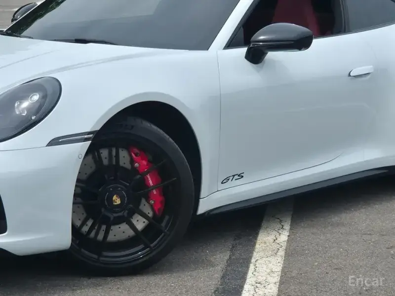 2022 Porsche 911 с пробегом 14 000 км