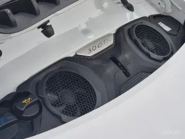 2022 Porsche 911 с пробегом 14 000 км