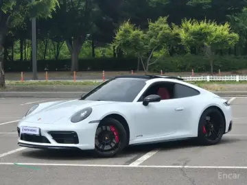 2022 Porsche 911 с пробегом 14 000 км