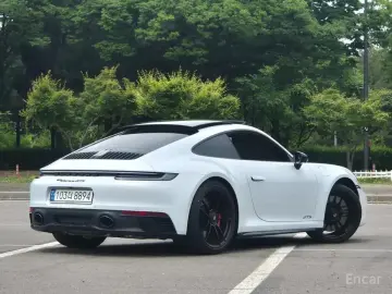 2022 Porsche 911 с пробегом 14 000 км