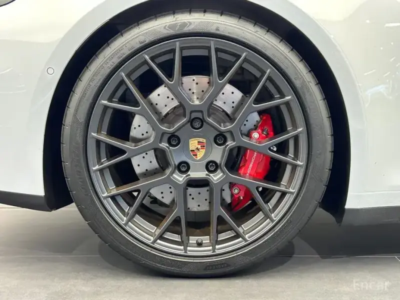 2025 Porsche 911 с пробегом 9 777 км