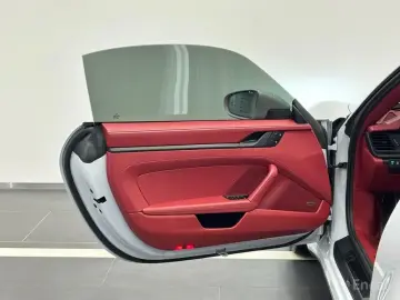 2025 Porsche 911 с пробегом 9 777 км