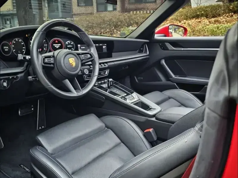 2021 Porsche 911 с пробегом 15 200 км