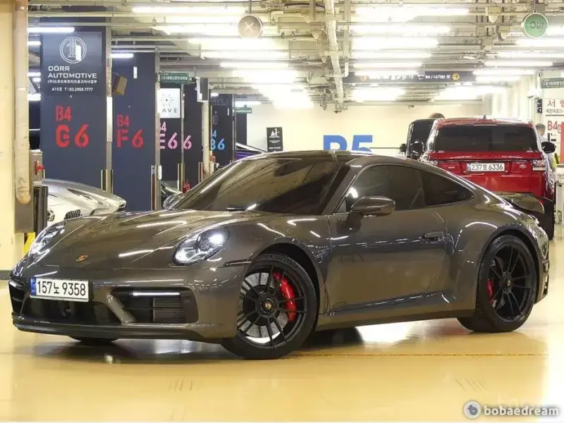 2023 Porsche 911 с пробегом 2 700 км