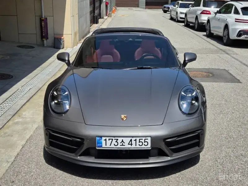 2024 Porsche 911 с пробегом 17 000 км