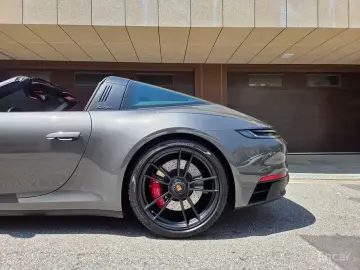 2024 Porsche 911 с пробегом 17 000 км