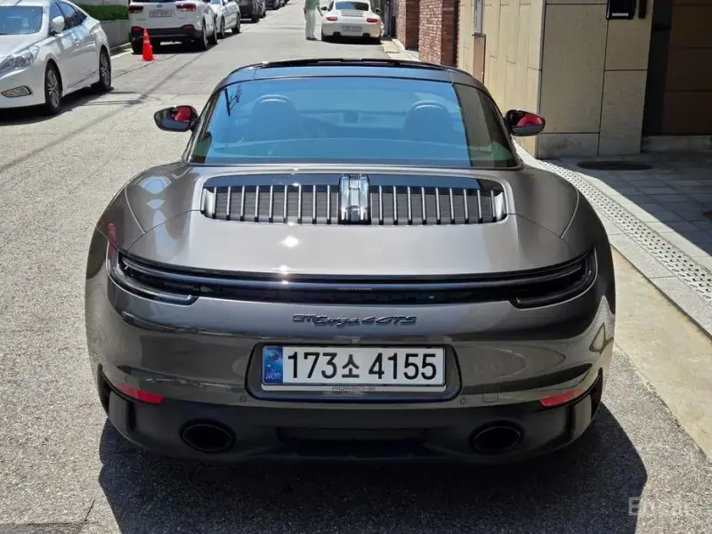 2024 Porsche 911 с пробегом 17 000 км